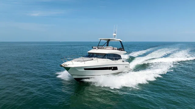 Slide: The Image of Prestige 460 Flybridge 2020 - 100