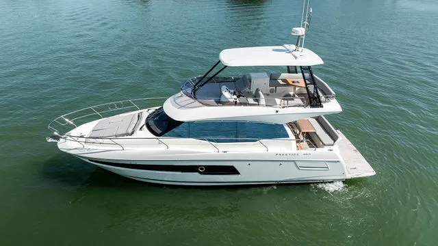 Slide: The Image of Prestige 460 Flybridge 2020 - 90