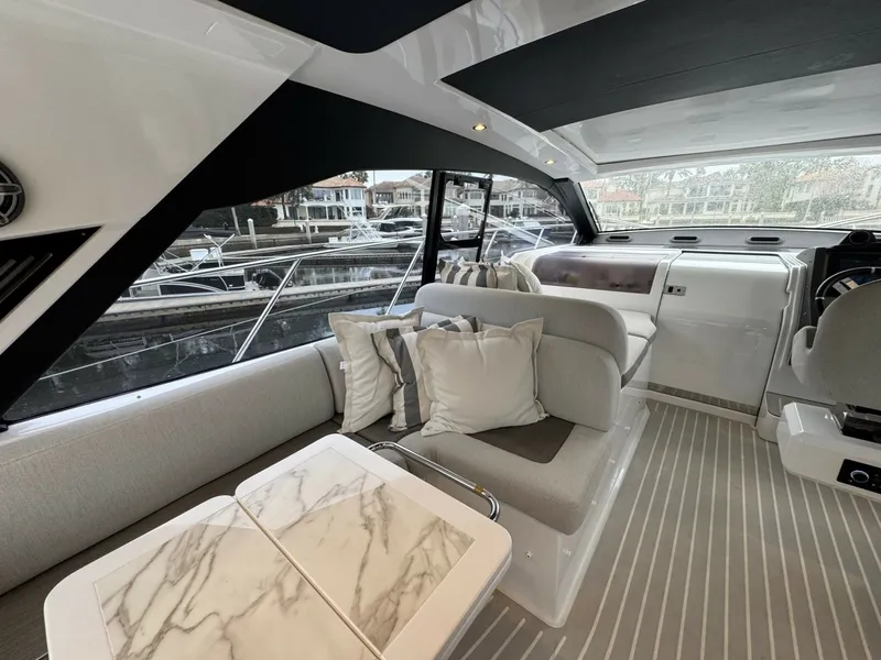 Slide: The Image of Azimut 51 ATLANTIS 2019 - 6078393