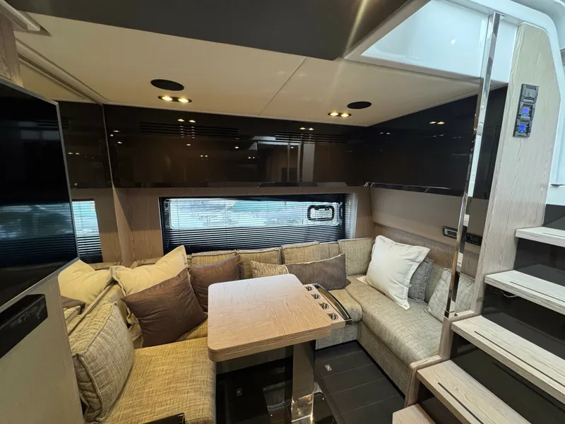 Slide: The Image of Azimut 51 ATLANTIS 2019 - 6078399