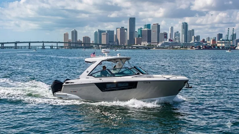 The Image of Monterey 385 SS 2022 - undefined