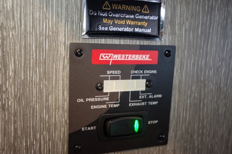 Slide: The Image of Monterey 385 SS 2022 - 6078476