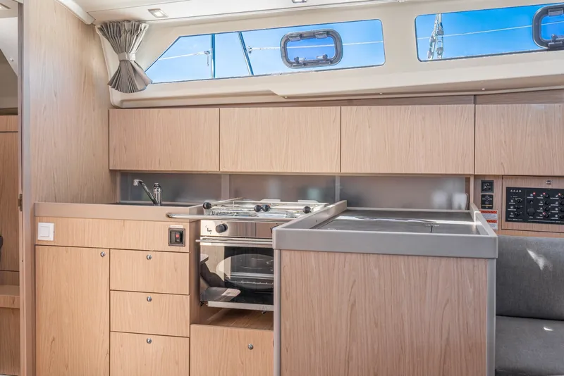 Slide: The Image of Beneteau Oceanis 41.1 2018 - 6078636