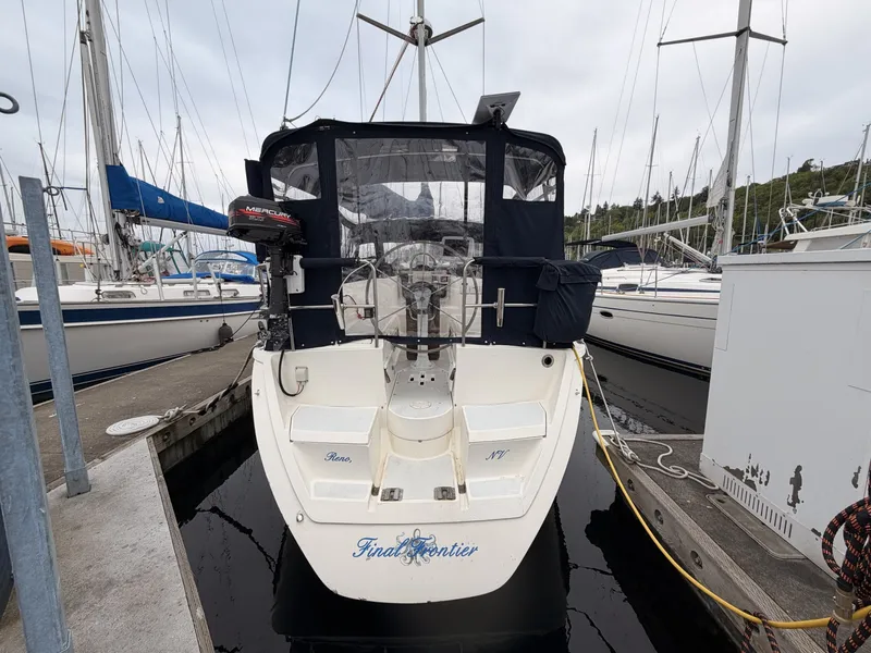 Slide: The Image of Hunter 37.5 transom - 6078681