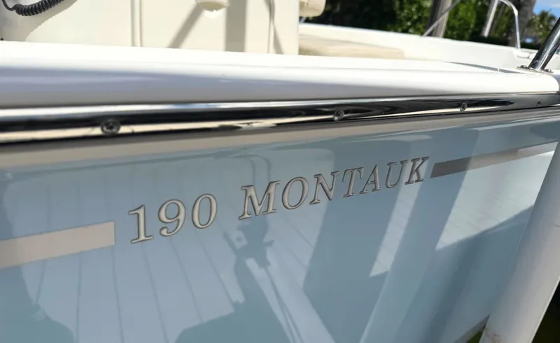 Slide: The Image of Boston Whaler 190 Montauk 2023 - 6078824