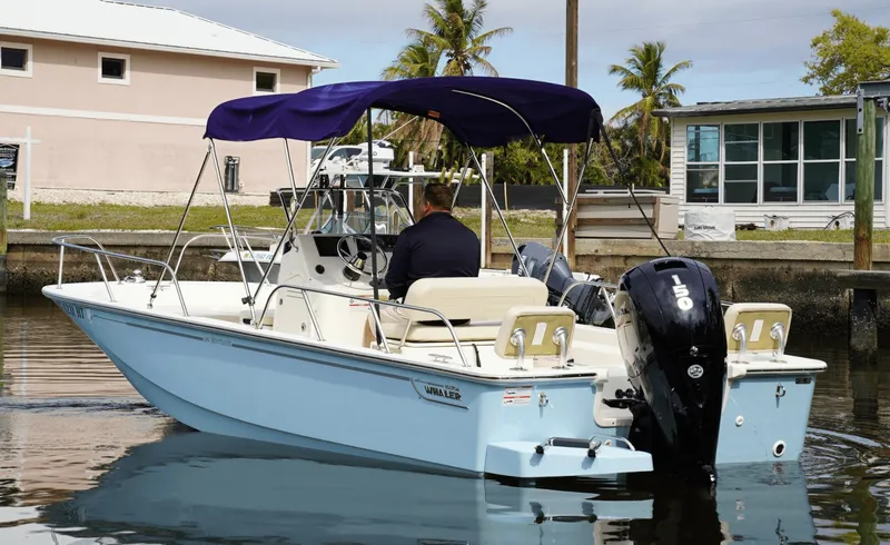 Slide: The Image of Boston Whaler 190 Montauk 2023 - 6078816