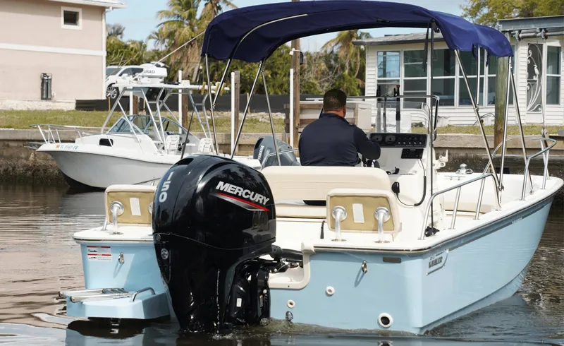 Slide: The Image of Boston Whaler 190 Montauk 2023 - 6078817