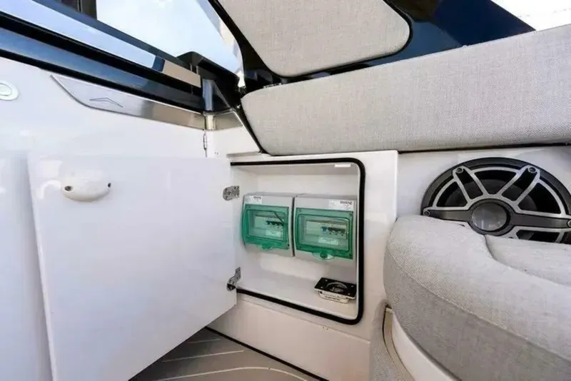 Slide: The Image of Azimut 47 Verve 2023 - 6078799