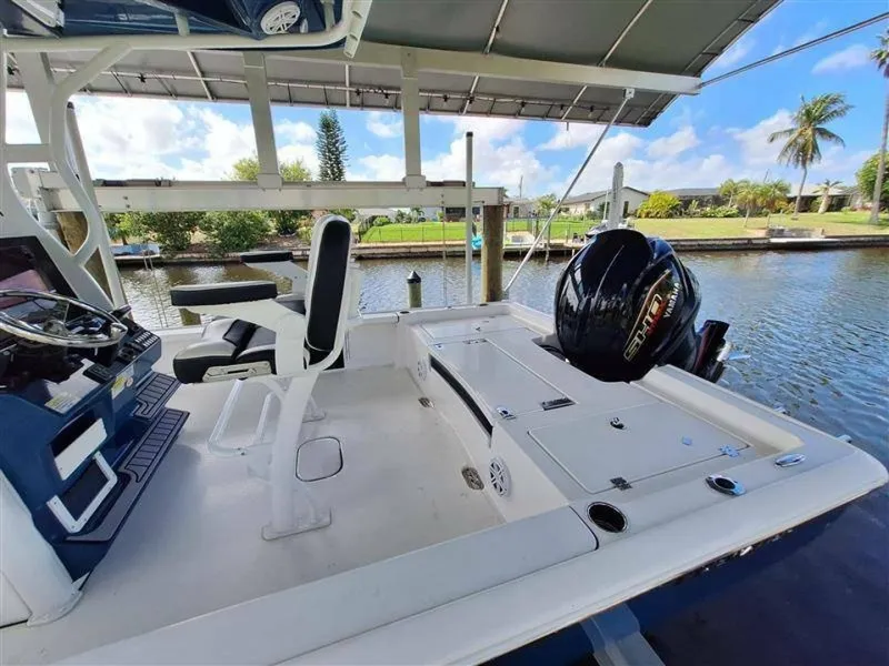 Slide: The Image of Tidewater Bay Max 2410 2024 - 6078866