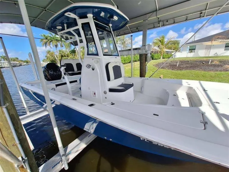 Slide: The Image of Tidewater Bay Max 2410 2024 - 6078867