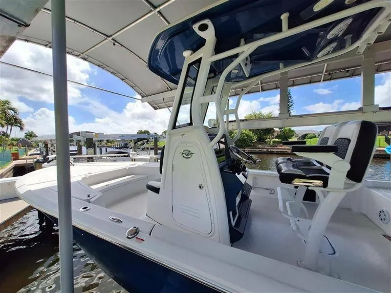 Slide: The Image of Tidewater Bay Max 2410 2024 - 6078871