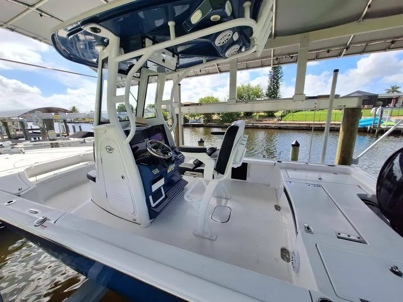 Slide: The Image of Tidewater Bay Max 2410 2024 - 6078872