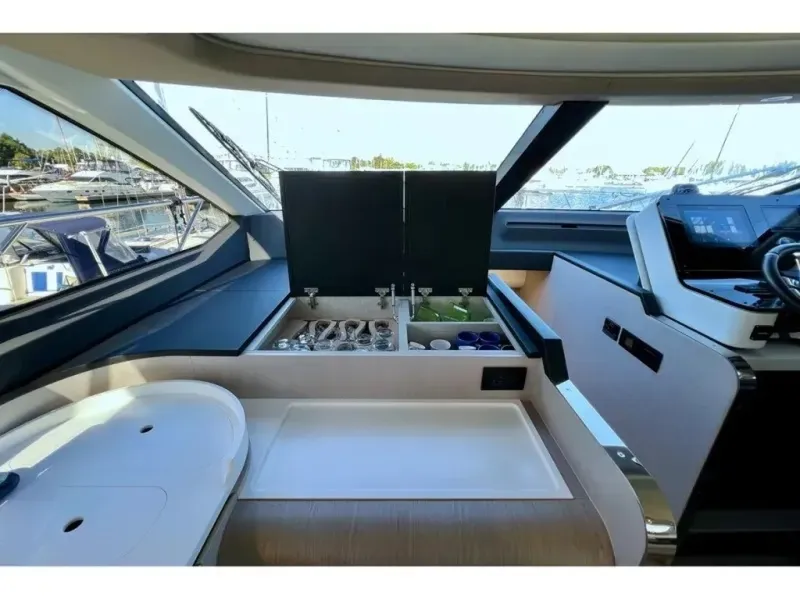 Slide: The Image of Azimut FLY 60 2024 - 6079018