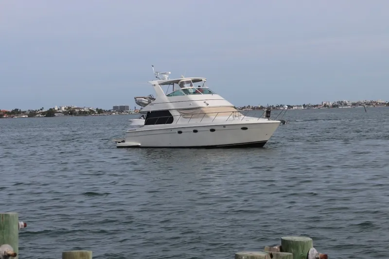 Slide: The Image of Carver Yachts 46 Voyager 2005 - 6082874