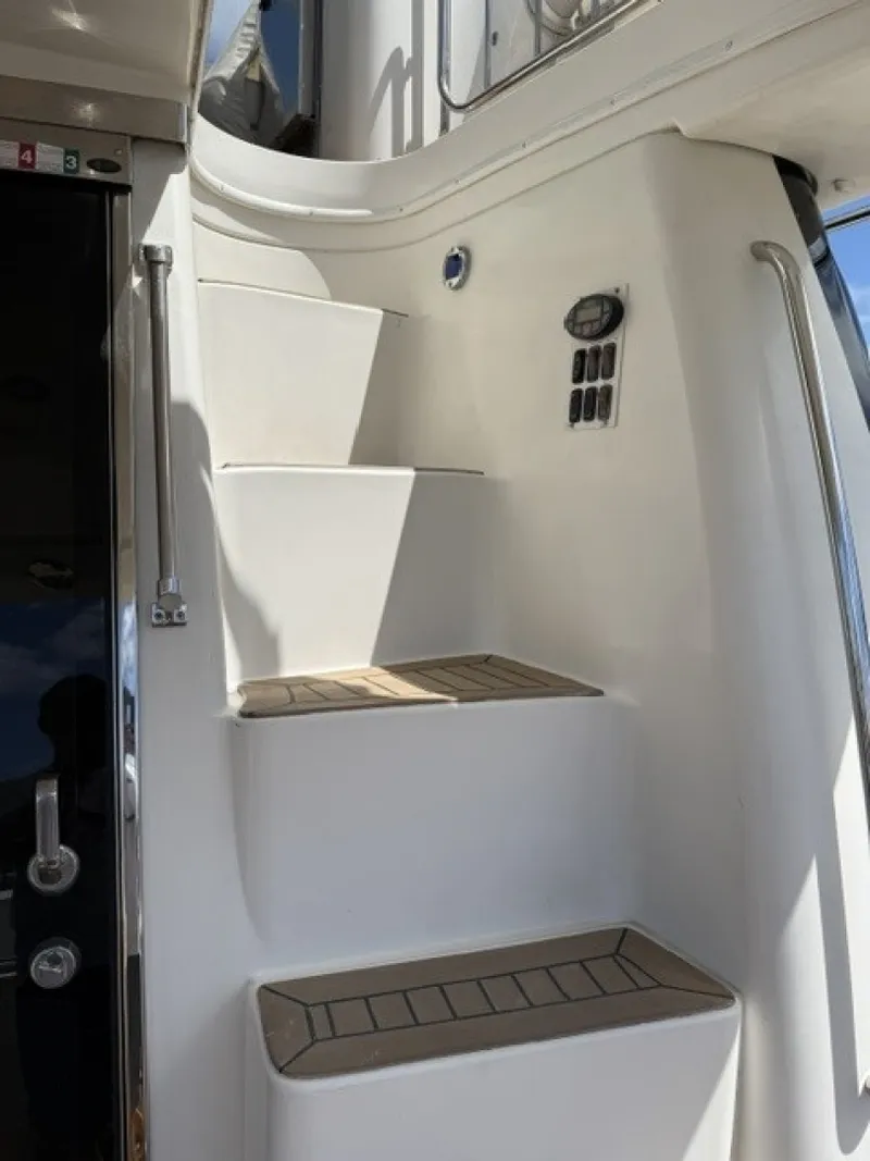 Slide: The Image of Carver Yachts 46 Voyager 2005 - 6083233