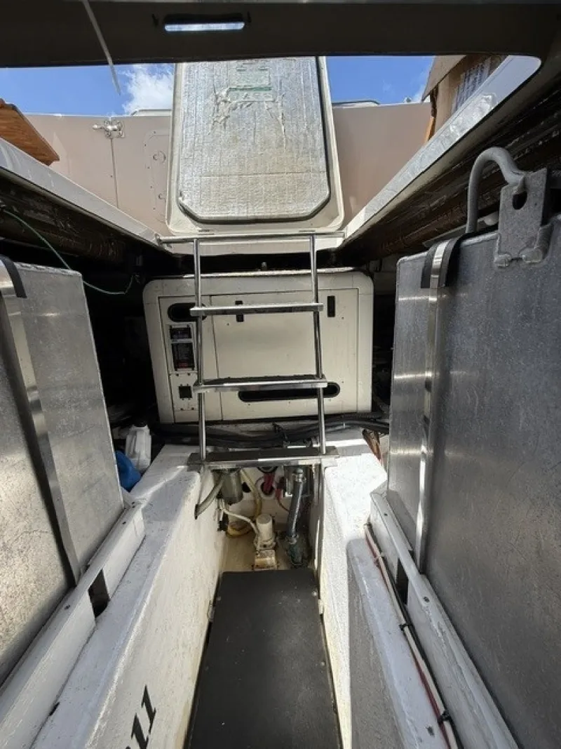 Slide: The Image of Carver Yachts 46 Voyager 2005 - 6083236