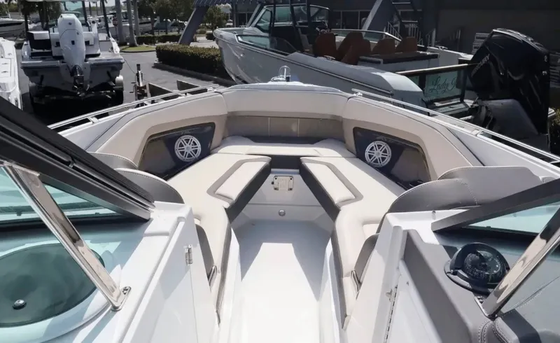 Slide: The Image of Monterey 305SS 2024 - 6082378