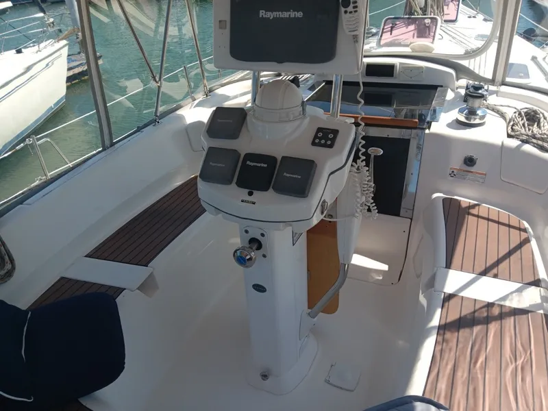 Slide: The Image of Hunter Center Cockpit 2007 - 6080544