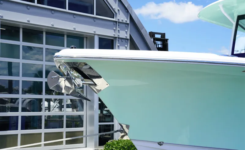 Slide: The Image of Sea Hunt Ultra 305SE 2025 - 6080323