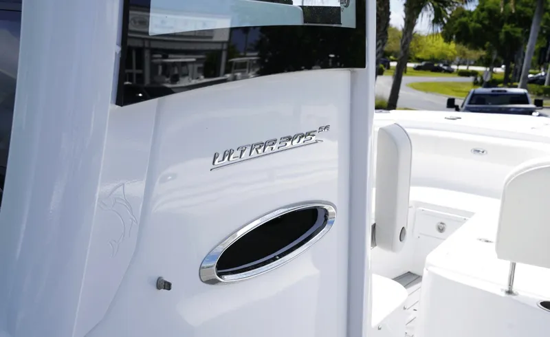 Slide: The Image of Sea Hunt Ultra 305SE 2025 - 6080351