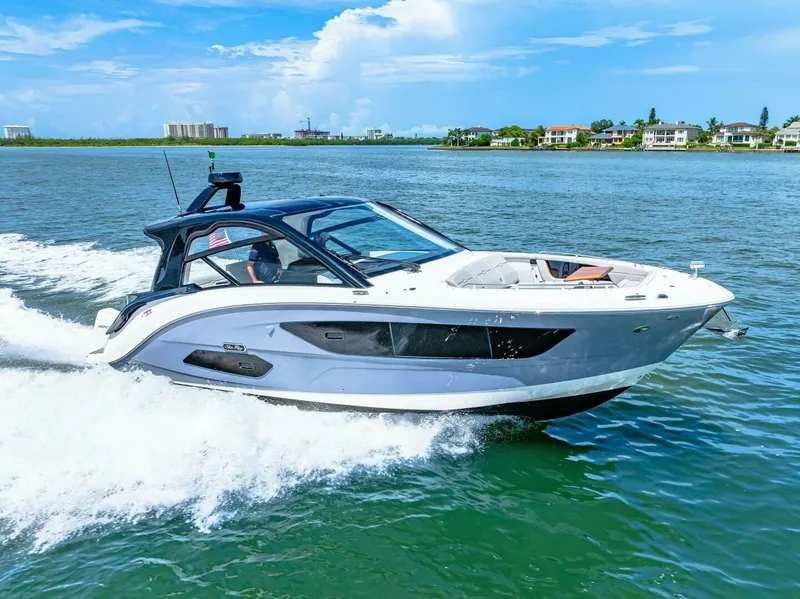 The Image of 2022 Sea Ray 370 Sundancer  Profile - 6081285