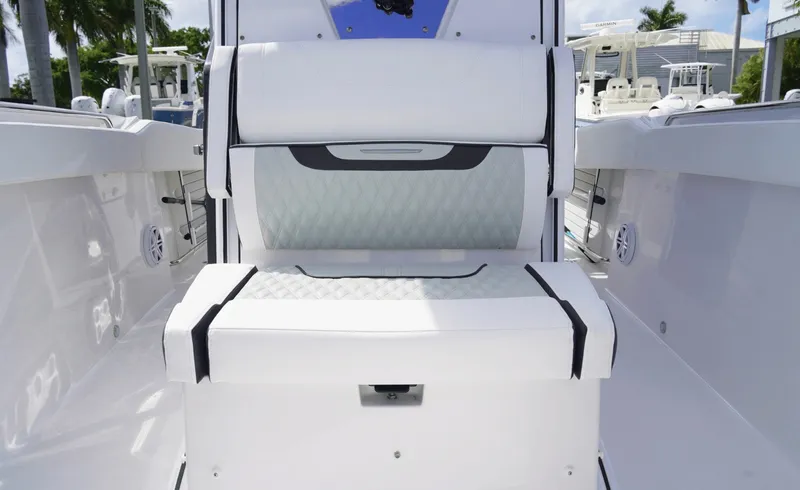 Slide: The Image of Blackfin 272CC 2025 - 6080405