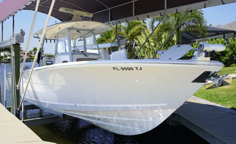 The Image of Cobia 320CC 2023 - 6080410