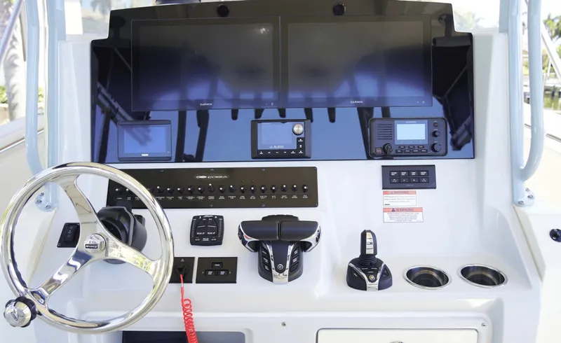 Slide: The Image of Cobia 320CC 2023 - 6080466