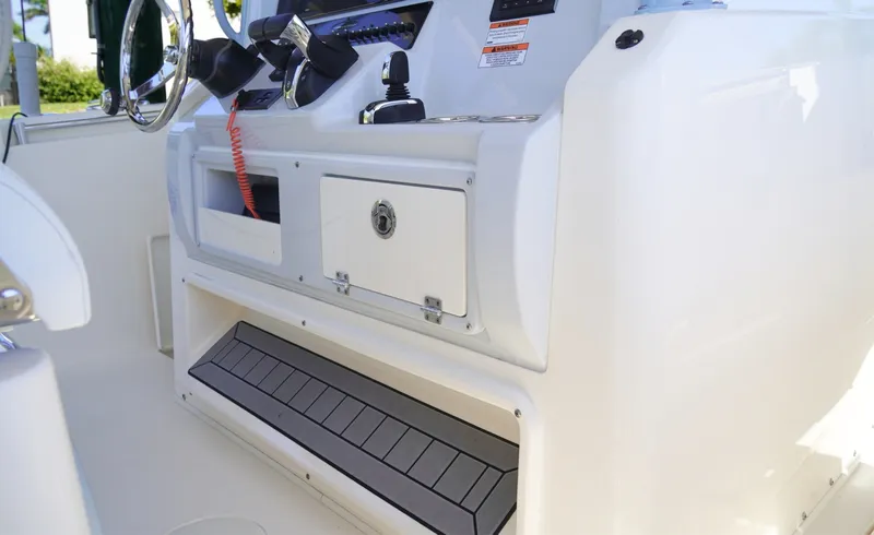 Slide: The Image of Cobia 320CC 2023 - 6080491