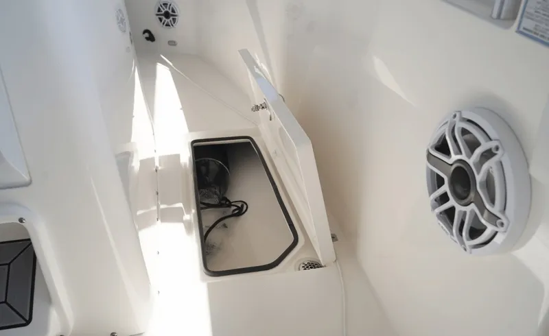 Slide: The Image of Cobia 320CC 2023 - 6080496