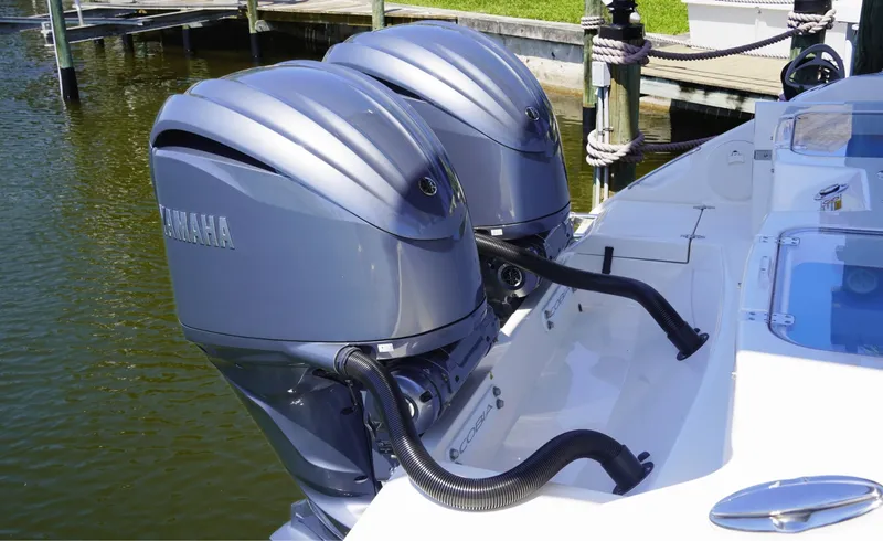 Slide: The Image of Cobia 320CC 2023 - 6080422
