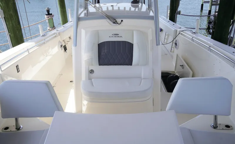Slide: The Image of Cobia 320CC 2023 - 6080520