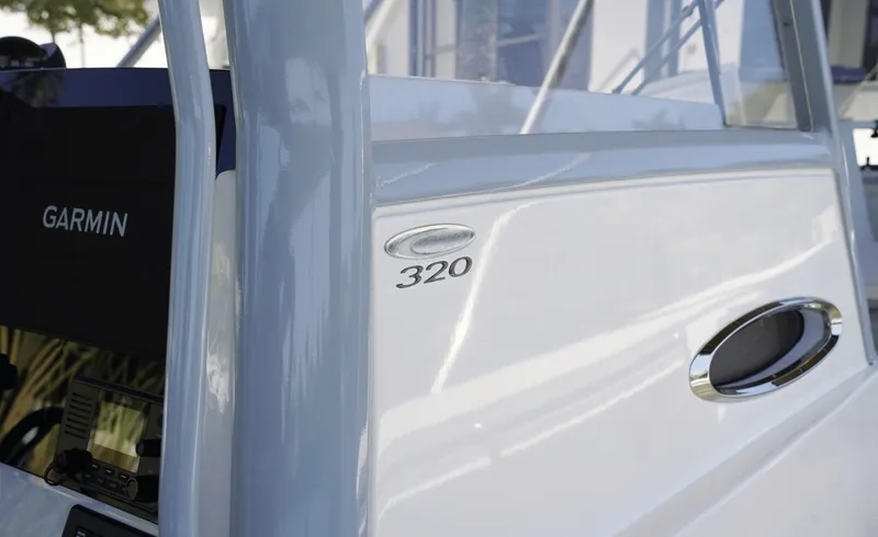 Slide: The Image of Cobia 320CC 2023 - 6080428