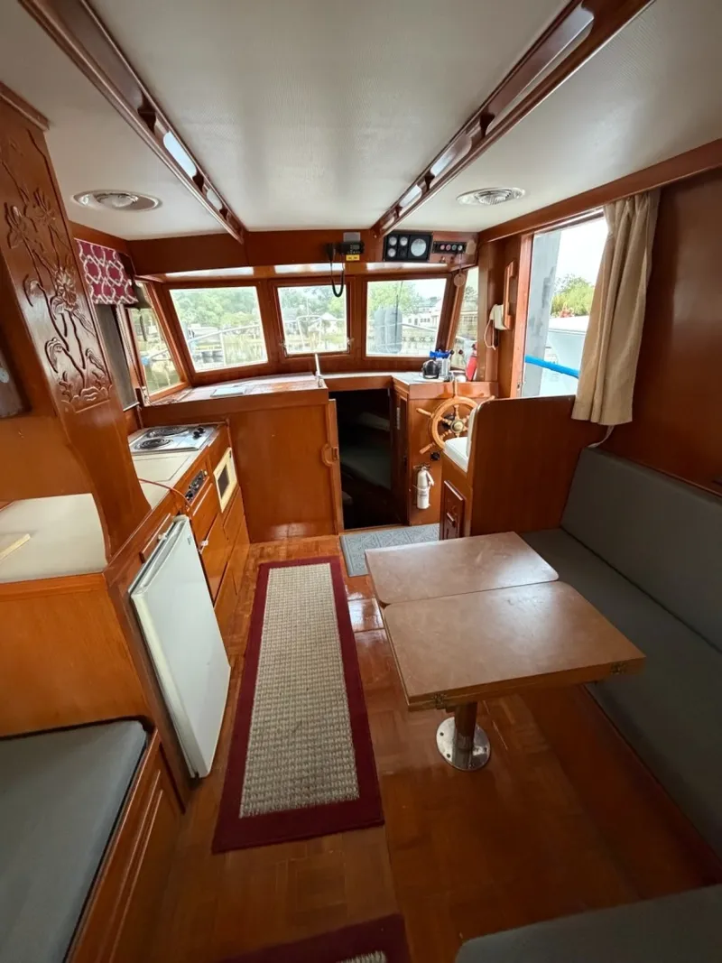 Slide: The Image of Marine Trader 34 1988 - 6107253