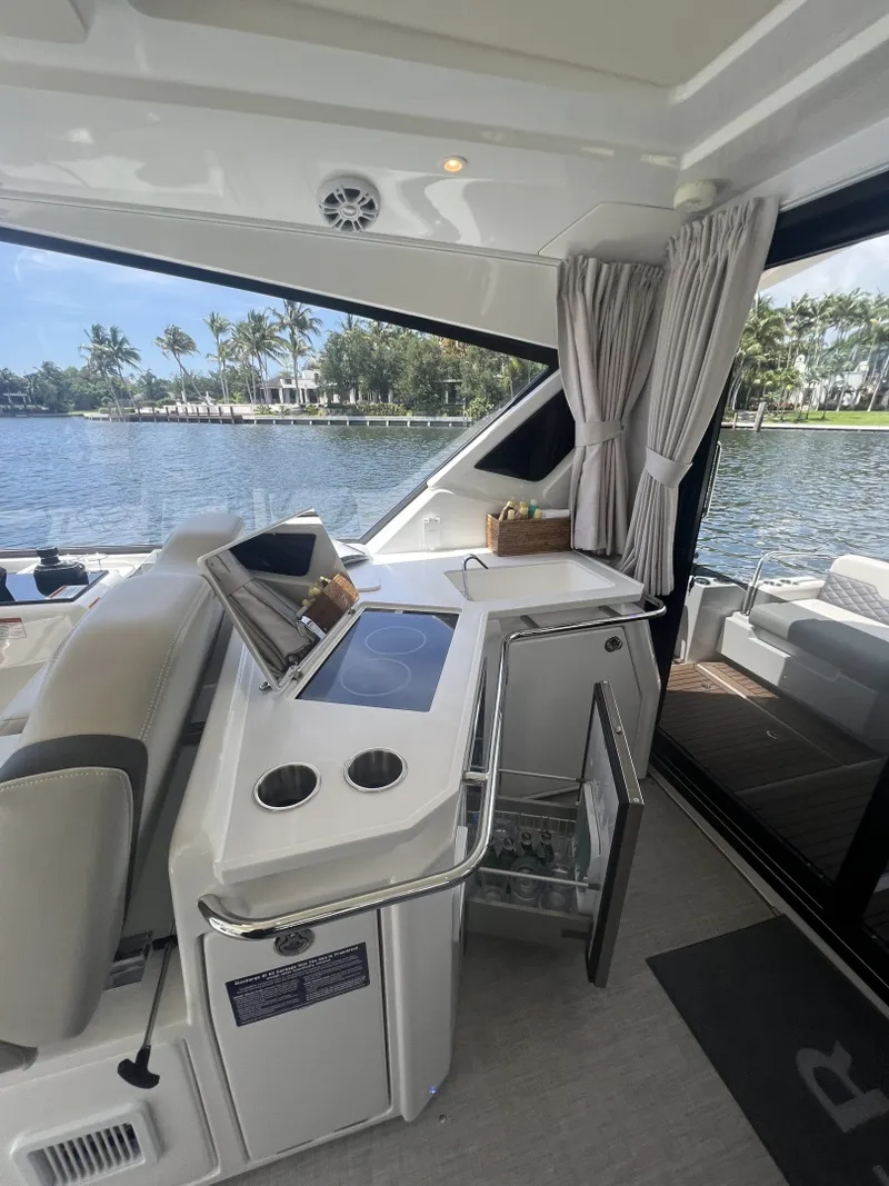Slide: The Image of Aquila 36 Sport 2025 - 6081982