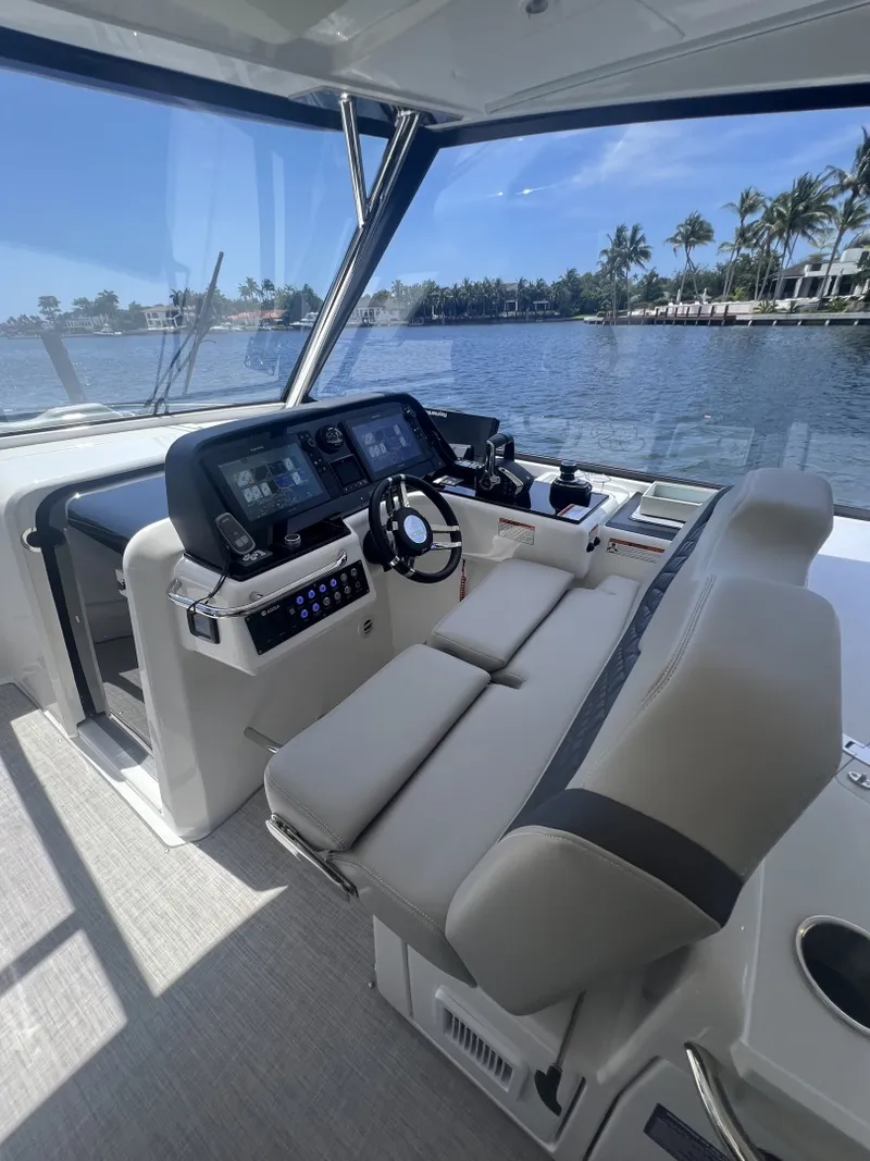 Slide: The Image of Aquila 36 Sport 2025 - 6081987