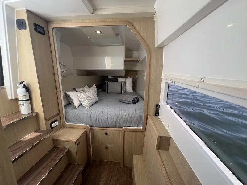 Slide: The Image of Aquila 36 Sport 2025 - 6081945