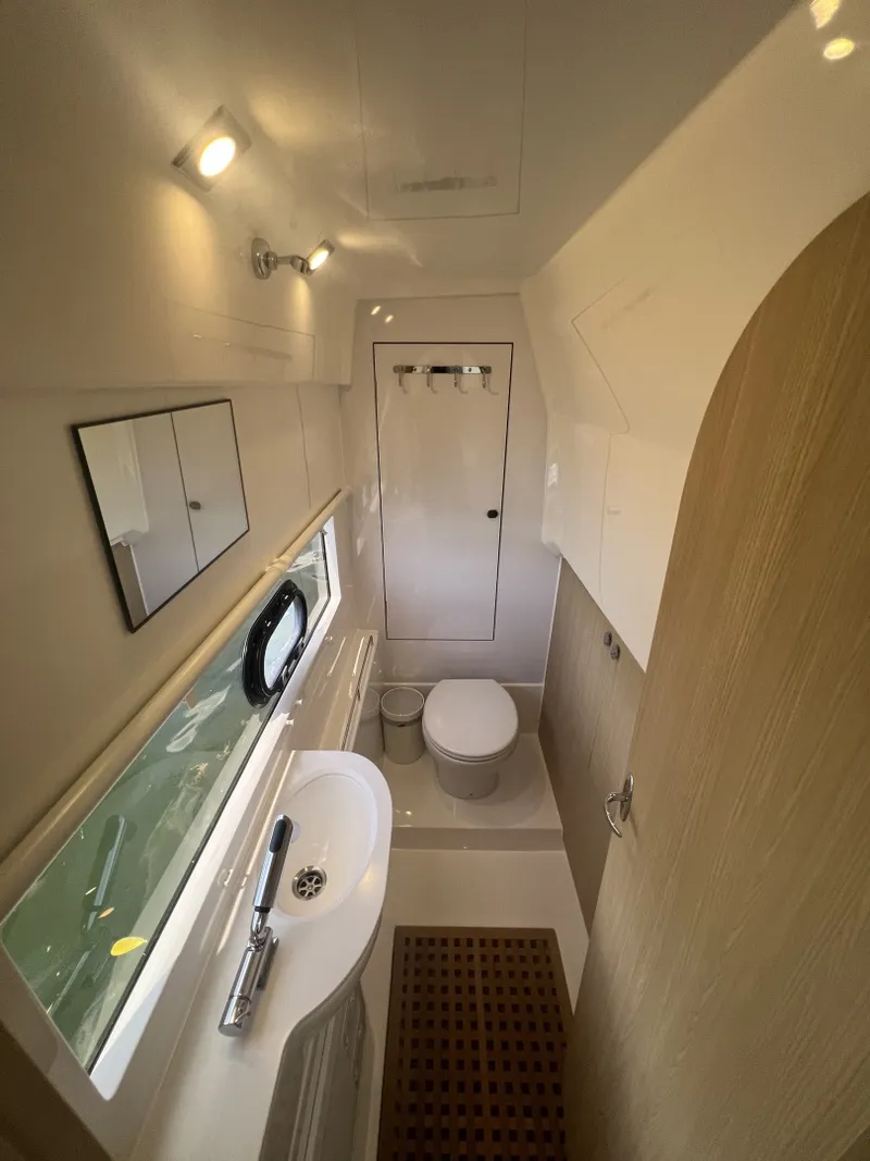 Slide: The Image of Aquila 36 Sport 2025 - 6081943