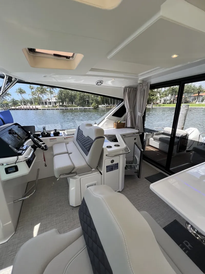 Slide: The Image of Aquila 36 Sport 2025 - 6082002