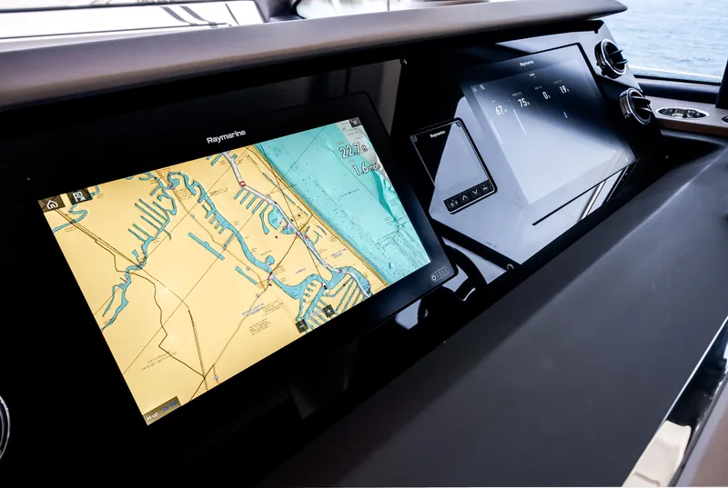 Slide: The Image of Azimut FLY 50 2021 - 6081619
