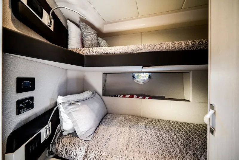 Slide: The Image of Azimut FLY 50 2021 - 6081630