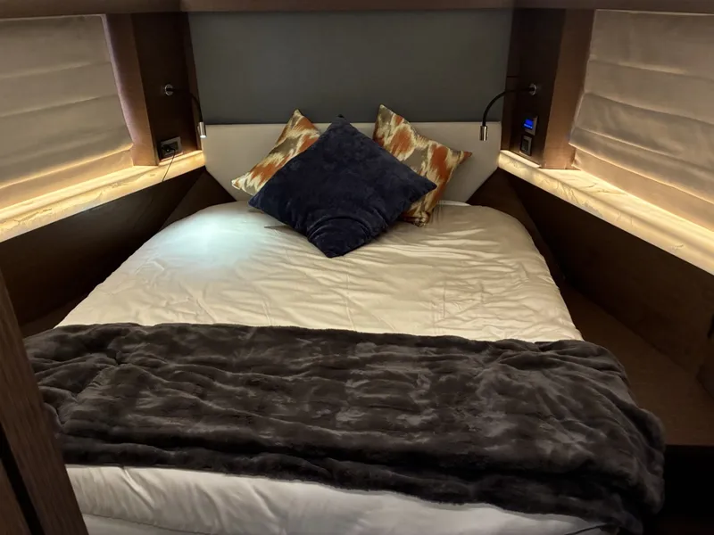 Slide: The Image of 2020 Prestige 420S -  Guest stateroom with centerline berth - 6081660