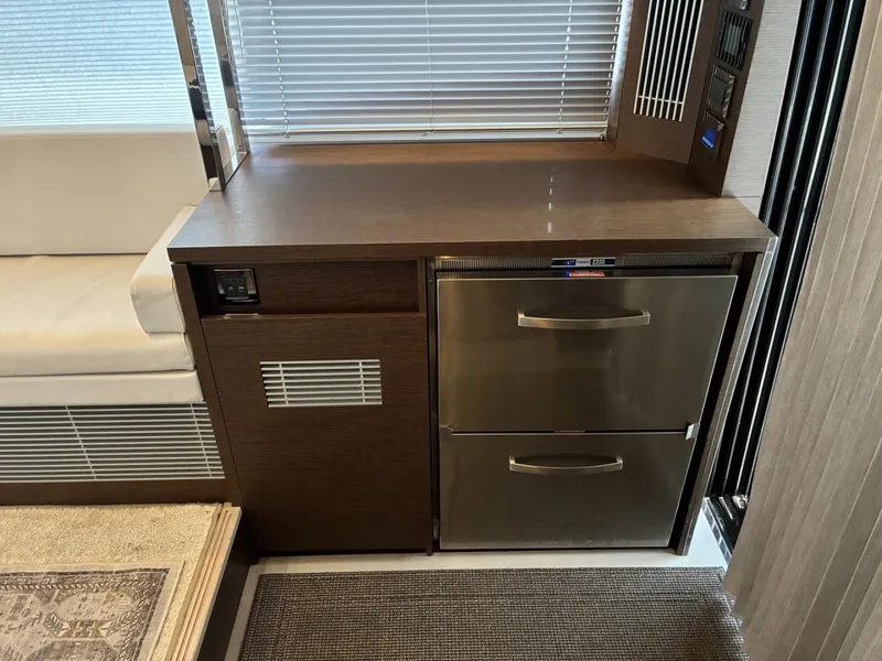 Slide: The Image of 2020 Prestige 420S -  Galley starboard with refrigerator, freezer and icemaker - 6081667