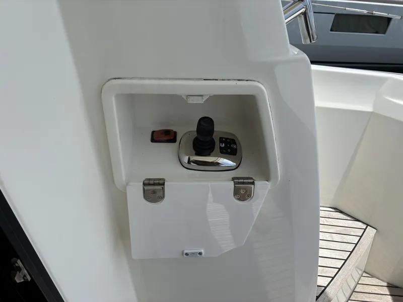 Slide: The Image of 2020 Prestige 420S -  Cockpit joystick steering for easy docking - 6081672