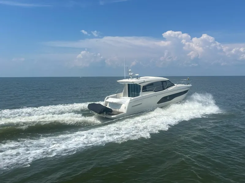 Slide: The Image of 2020 Prestige 420S -  Profile underway - 6081683