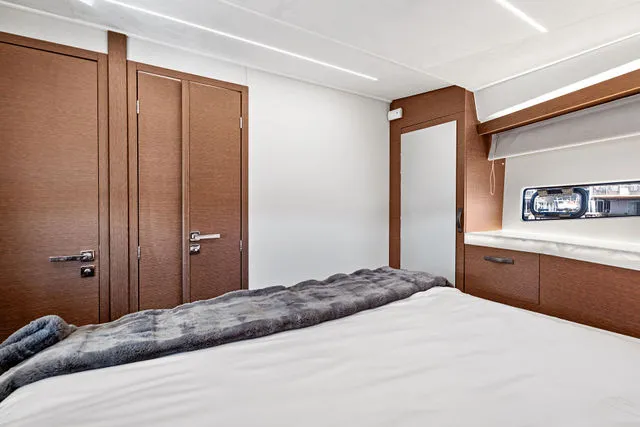 Slide: The Image of Prestige 420S MKII 2020 - 78
