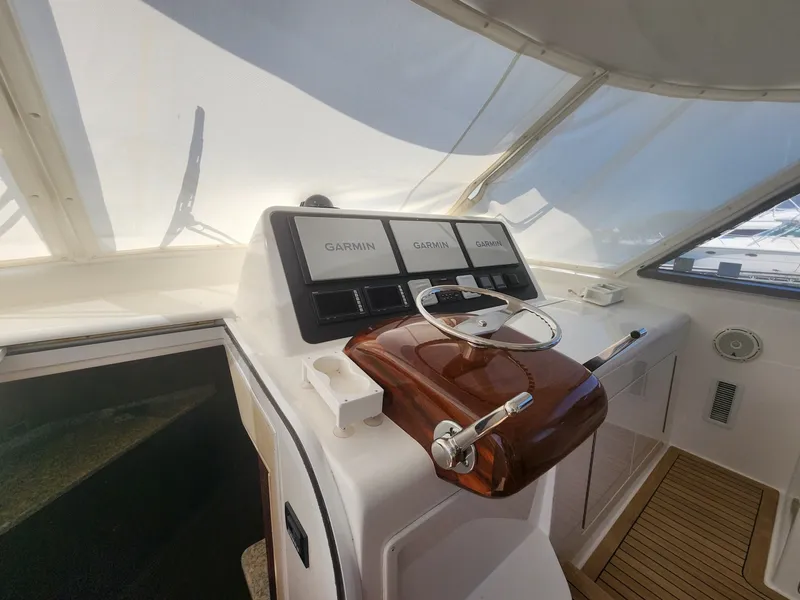 Slide: The Image of Viking 48 Sport Tower 2018 - 6082249