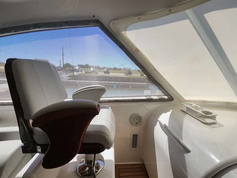 Slide: The Image of Viking 48 Sport Tower 2018 - 6082254