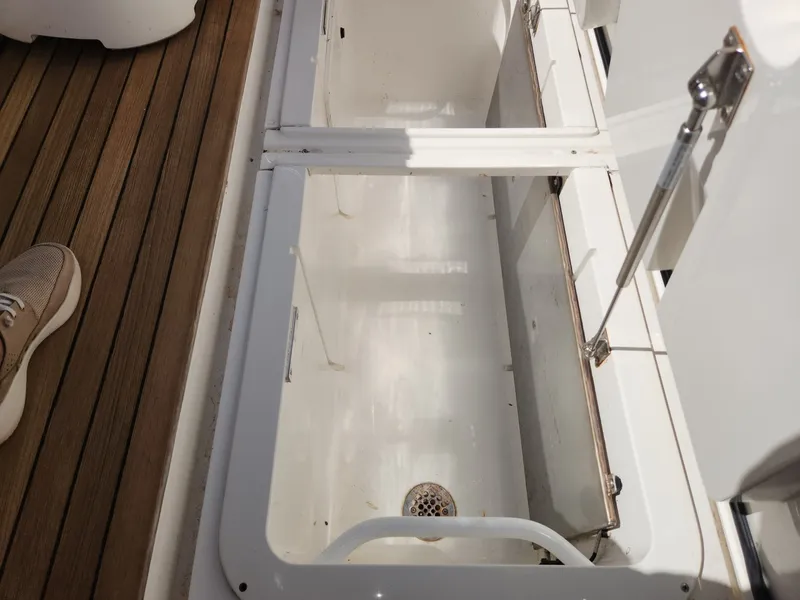 Slide: The Image of Viking 48 Sport Tower 2018 - 6082362