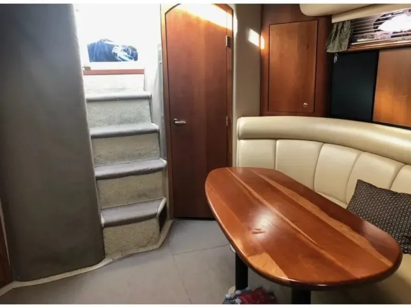 Slide: The Image of Cruisers Yachts 3870 2002 - 6082104
